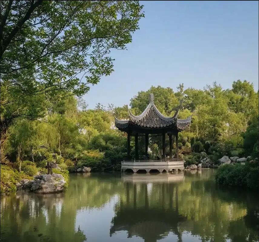 兴山区盼烟餐饮有限公司